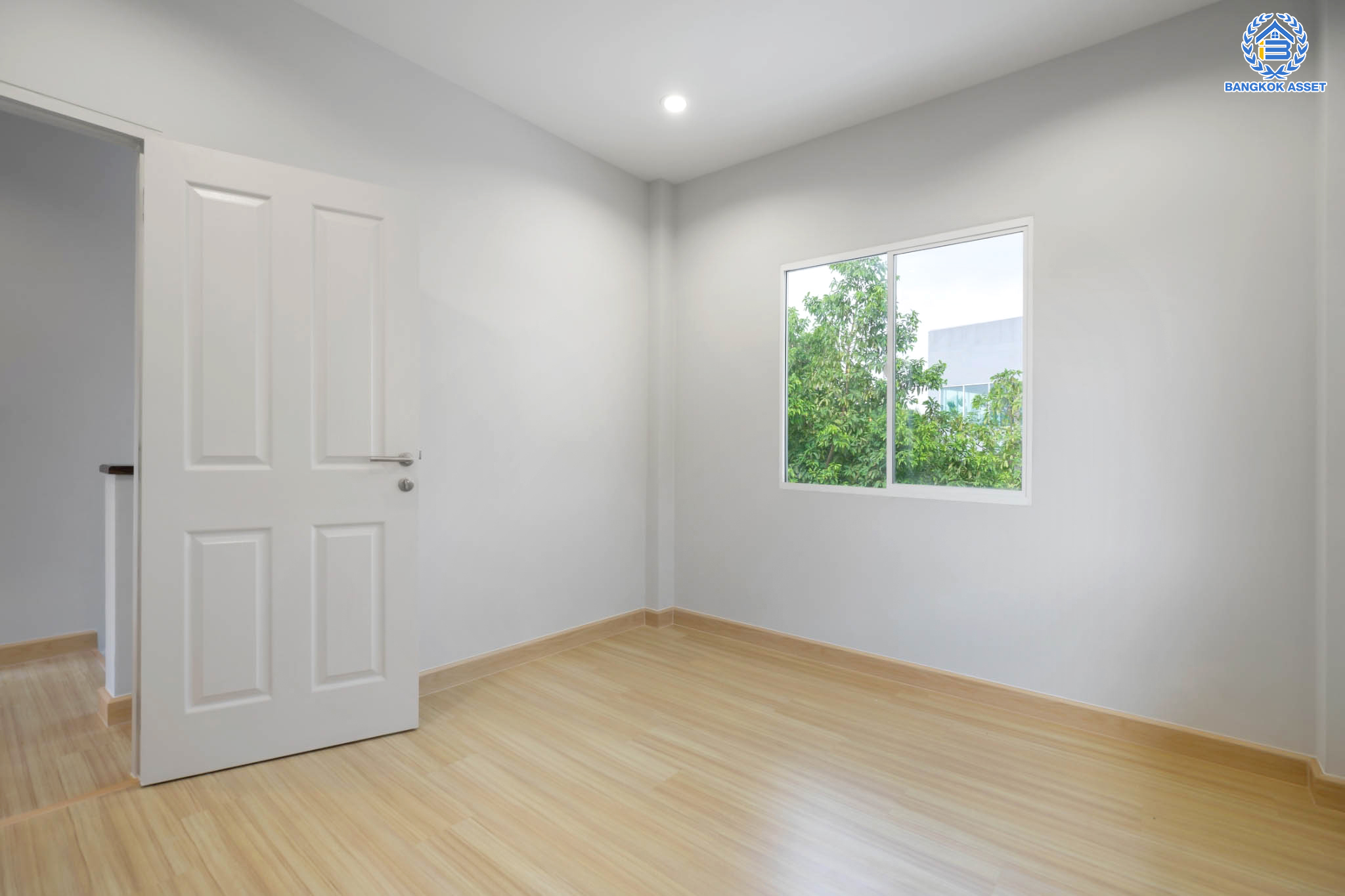 บ้านมือสองตกแต่งใหม่ ม.เดอะคลัสเตอร์วิลล์2 ราชพฤกษ์-พระราม5 เนื้อที่ 48.2 ตร.ว. ฟังก์ชัน 3 ห้องนอน 3 ห้องน้ำ 2 ที่จอดรถ บรรยากาศเงียบสงบ น่าอยู่ บนทำเลเดินทางสะดวก ใกล้ The Walk ,The Crystal SB และจุดขึ้นทางด่วน "ศรีรัช"